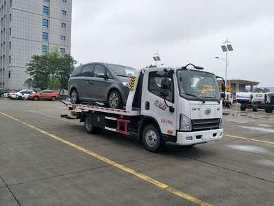 高效救援，可靠伙伴 解放虎V藍牌一拖二清障車，濰柴117馬力引領城市救援新標準